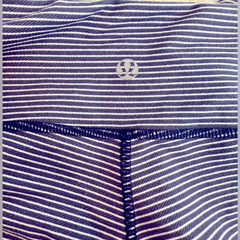 Lululemon Wunder Under Legging - Picture 10 of 15